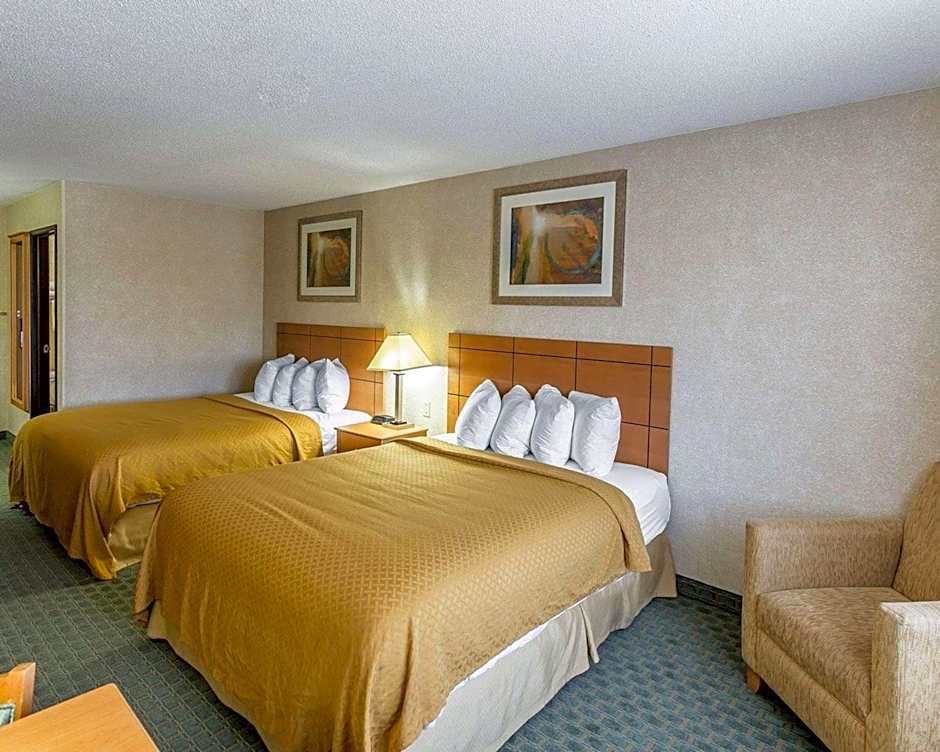 Quality Inn at Collins Road - Cedar Rapids