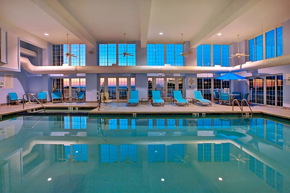 Holiday Inn Express Hotel & Suites Petoskey, an IHG Hotel