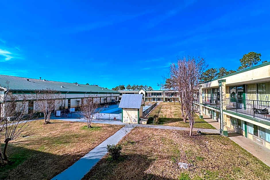 Super Inn & Suites by OYO Milledgeville