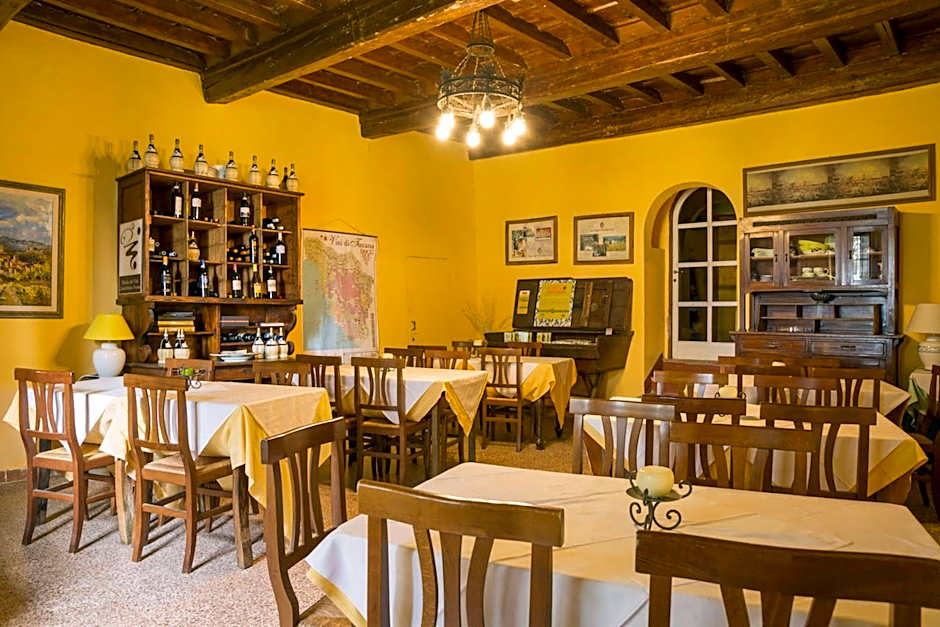ISA-Farmhouse with swimming-pool in Chianti-area in the middle of Tuscan nature
