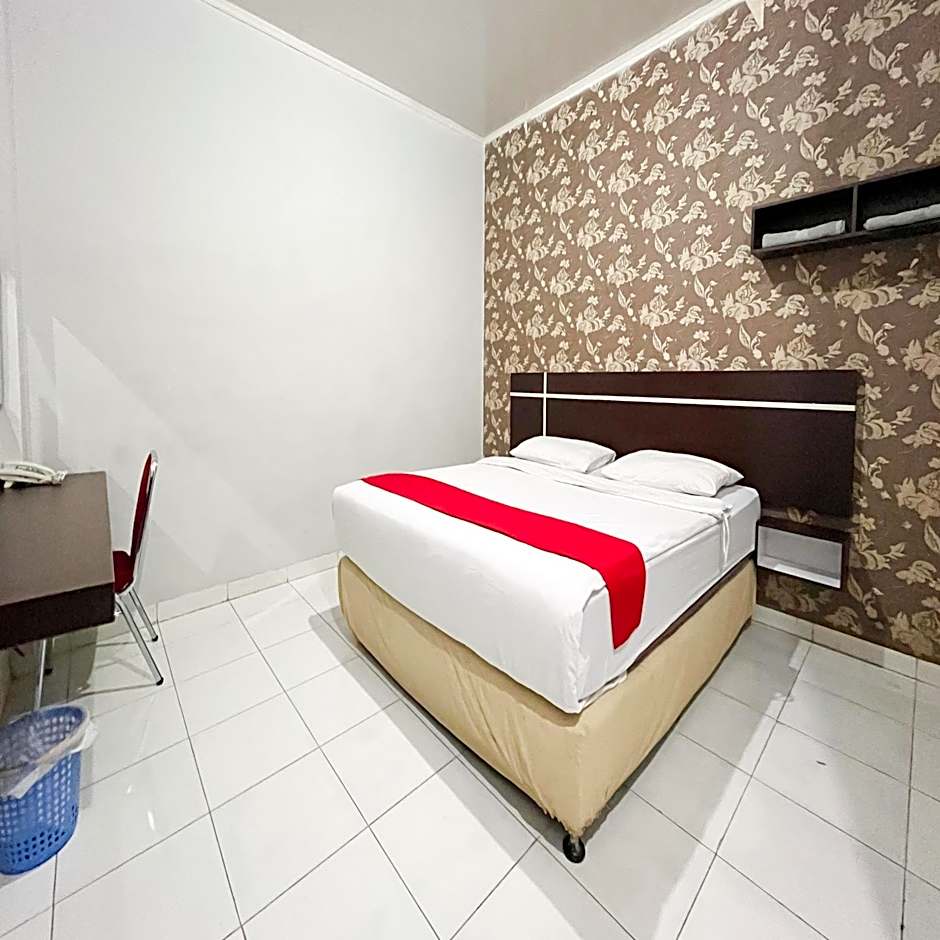 RedDoorz at Lucky Inn Panakukkang Makassar
