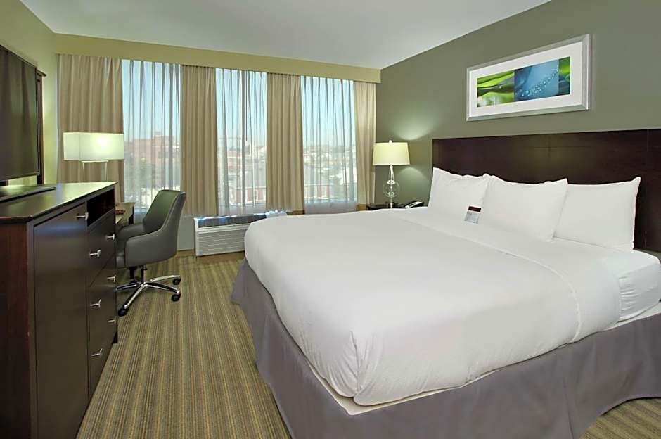 DoubleTree By Hilton Newark