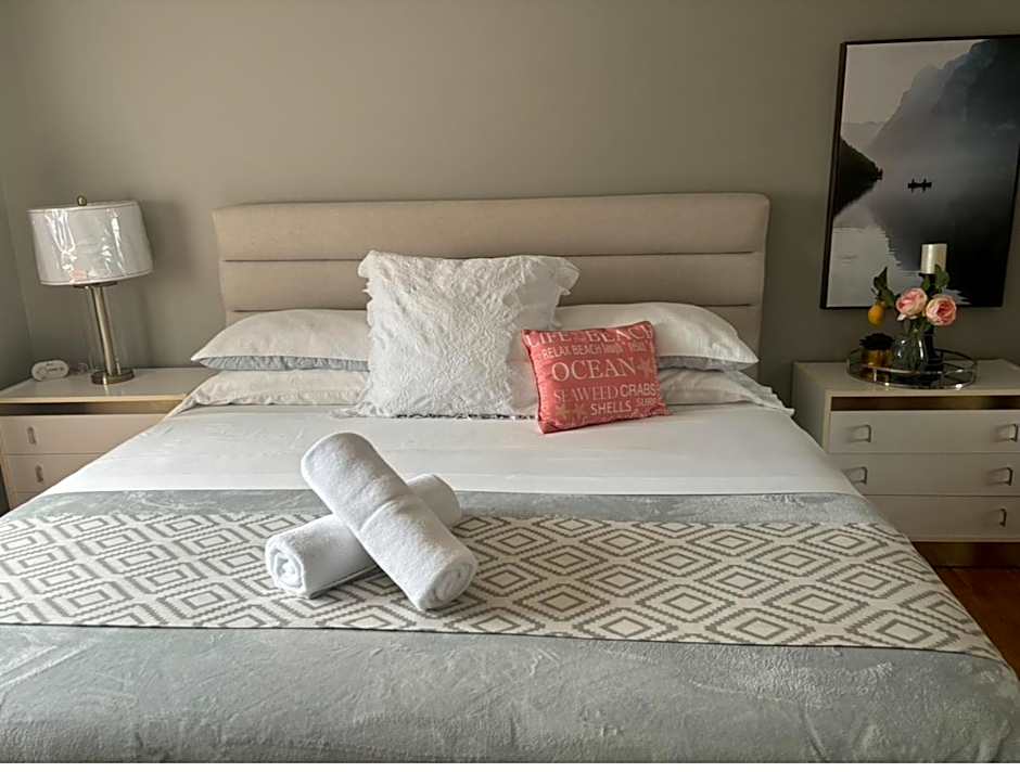 Bright & Cozy 4BR Home for Your Family Stay With Optional Pool Access