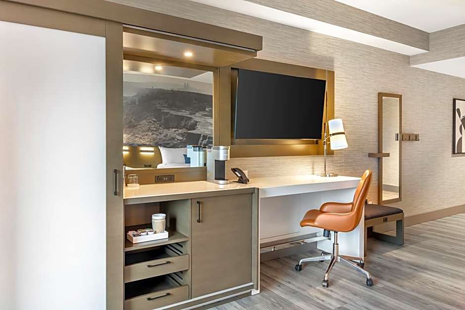 Cambria Hotel Niagara Falls