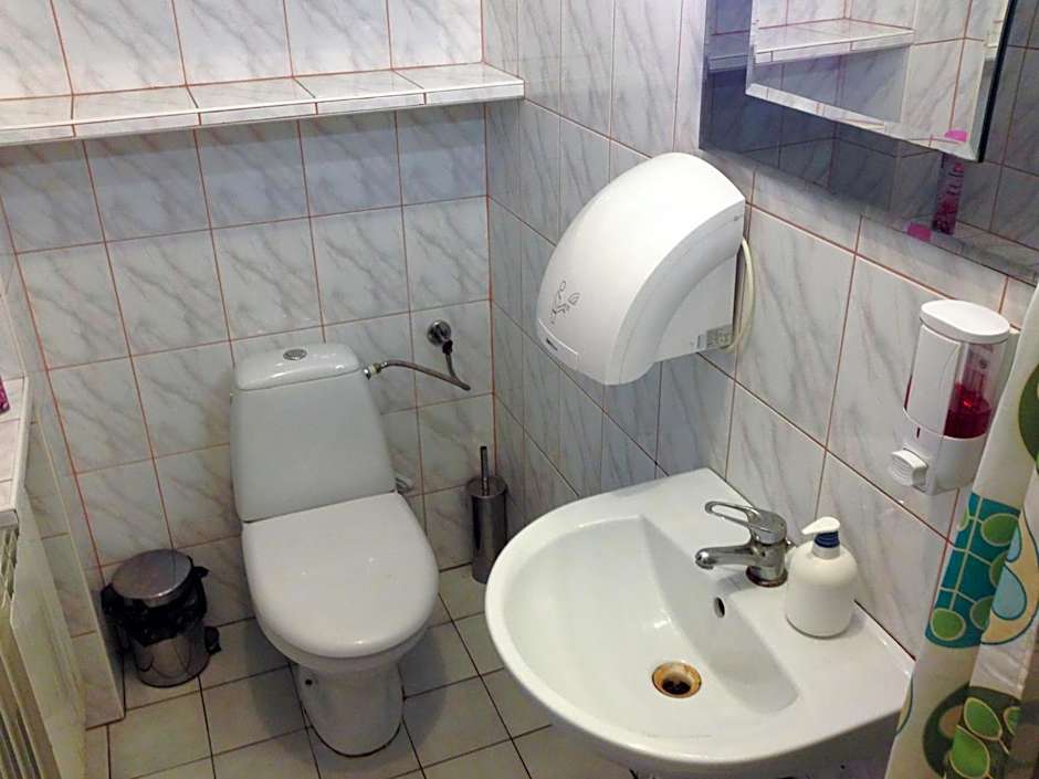 Green Country Hostel