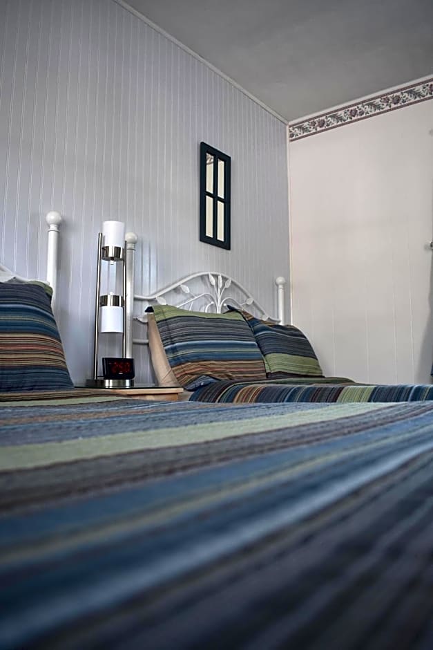 Midway Lodging