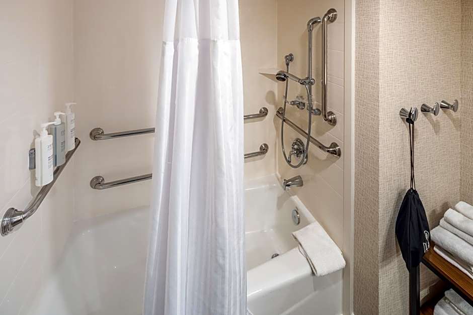 Hampton Inn & Suites Asheville Airport