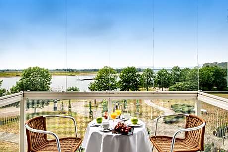 Deluxe Suite River View