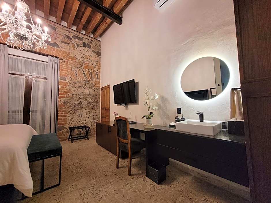 Milo Collection Hotel