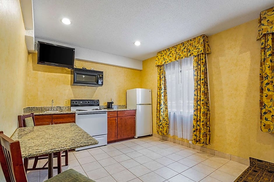 Quality Inn & Suites Coldwater near I-69