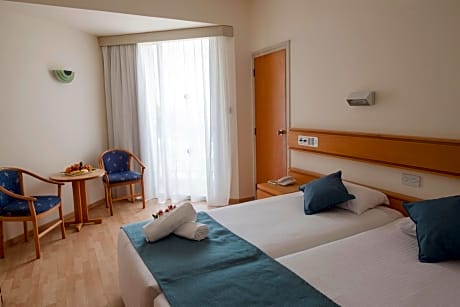 Standard Twin Room with Pool View