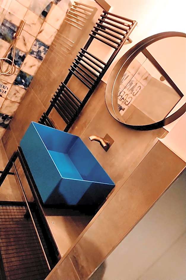 GARAGE47 Storica Officina Meccanica LOFT B&B iN PIENZA