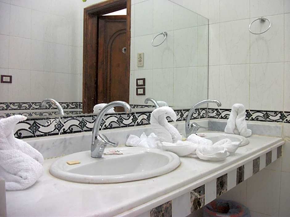 Al Hambra Hotel