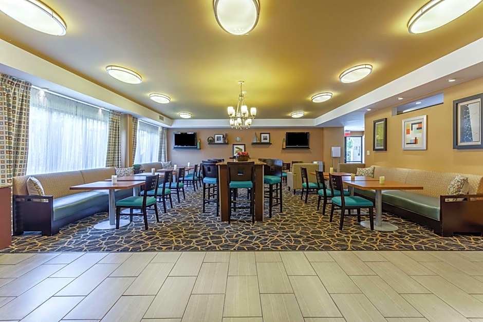 Hampton Inn By Hilton Biloxi/Ocean Springs