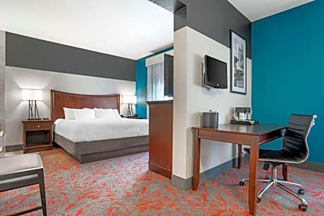 King Suite with Spa Bath - Non-Smoking