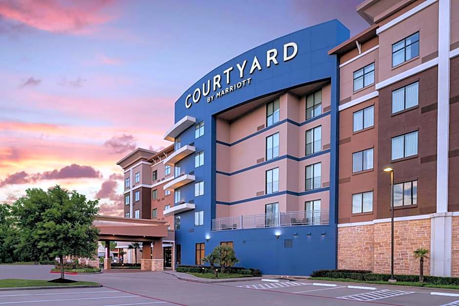 Courtyard by Marriott Houston Kingwood