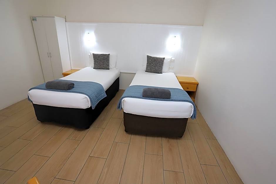 Sleepy Hill Motor Inn