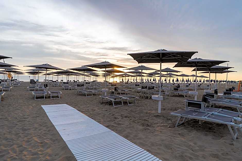 Abruzzo Marina Hotel - Family & Beach Resort