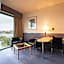 Lakes Hotel