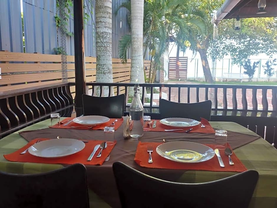 Saro Lake County Hotel