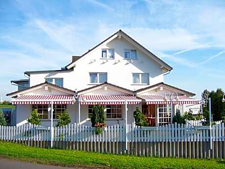 Hotel & Restaurant am Kirschberg