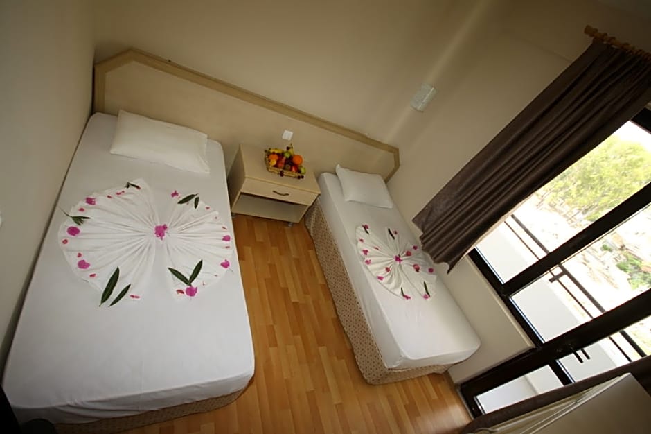 Tuntas Suites Altinkum