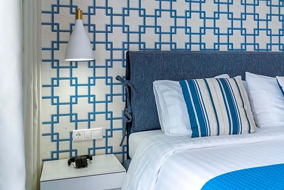 Maison 66, Riviera Hotels