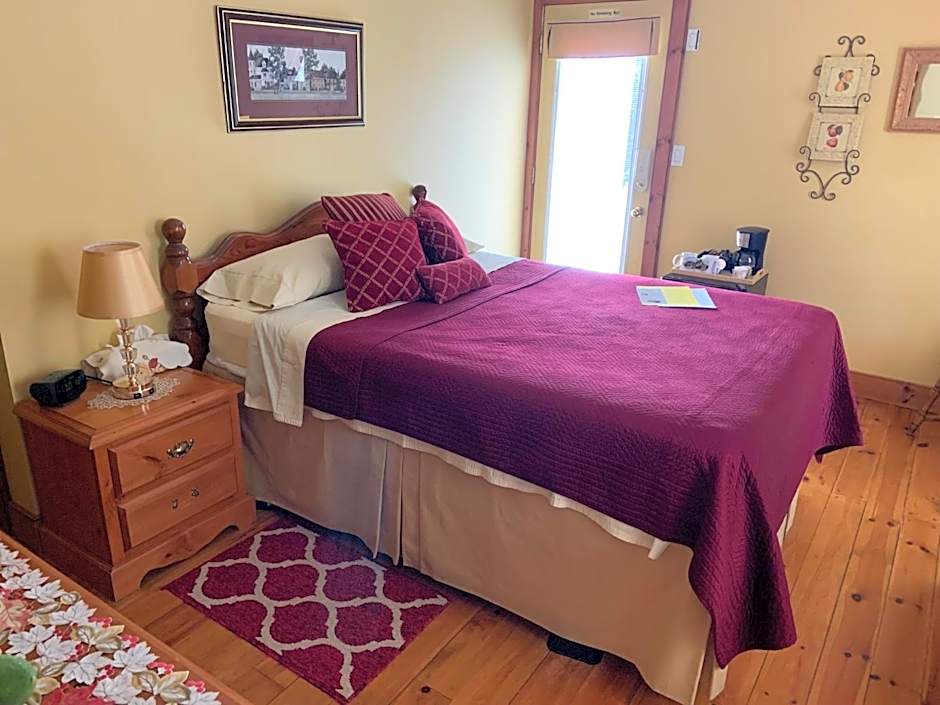 WeatherPine Inn