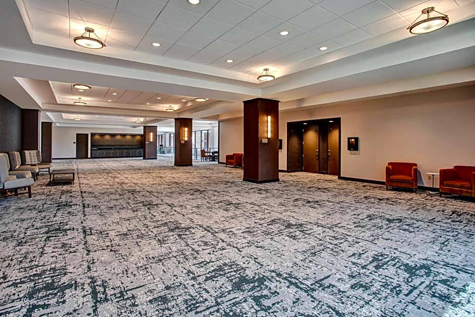 DoubleTree by Hilton Lansing