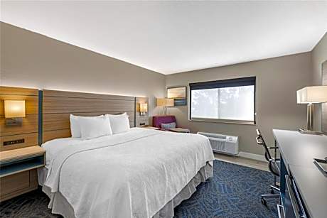 1 King Bed Nsmk Micrfg Full Breakfast