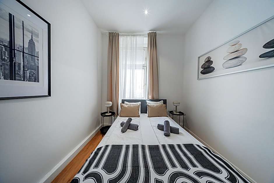 Nice Central City Room