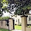 Kwa-Dlamathe Guesthouse