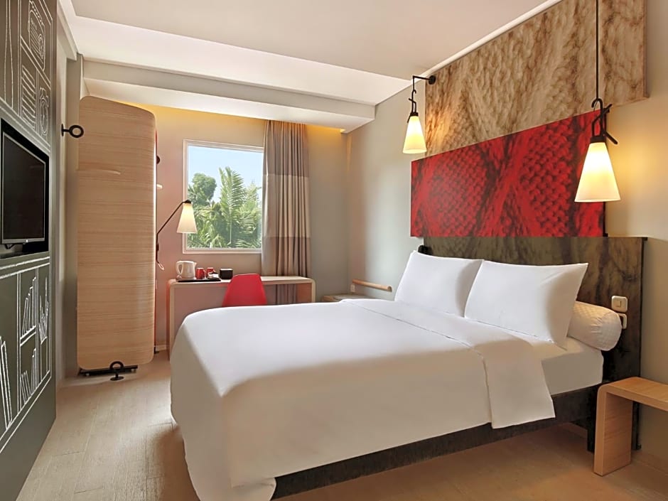 Ibis Bali Legian Street