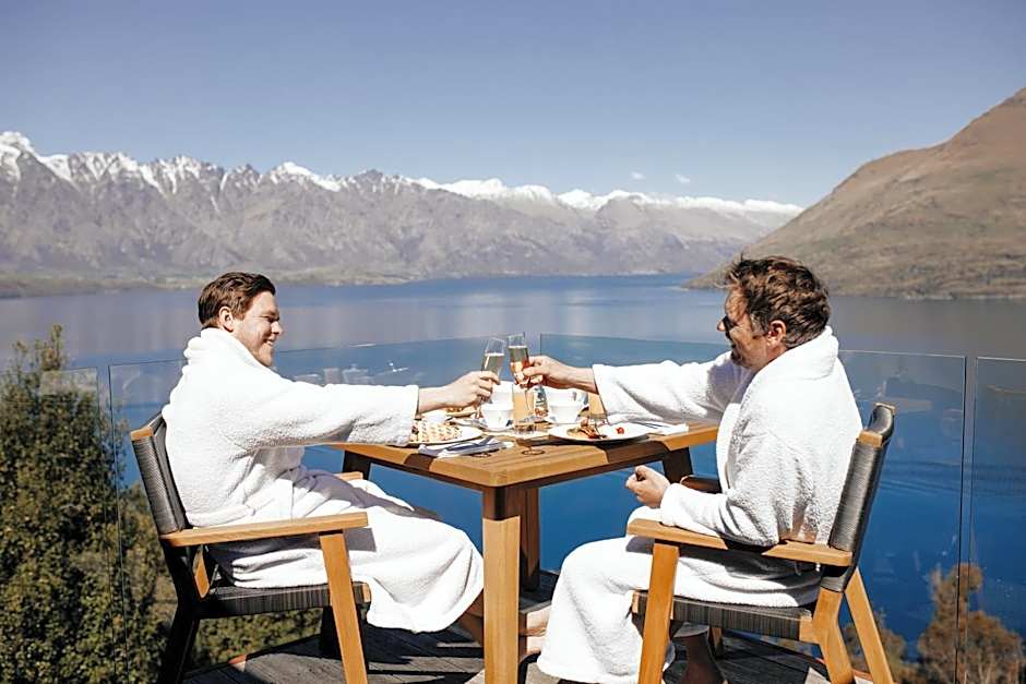 Azur Lodge