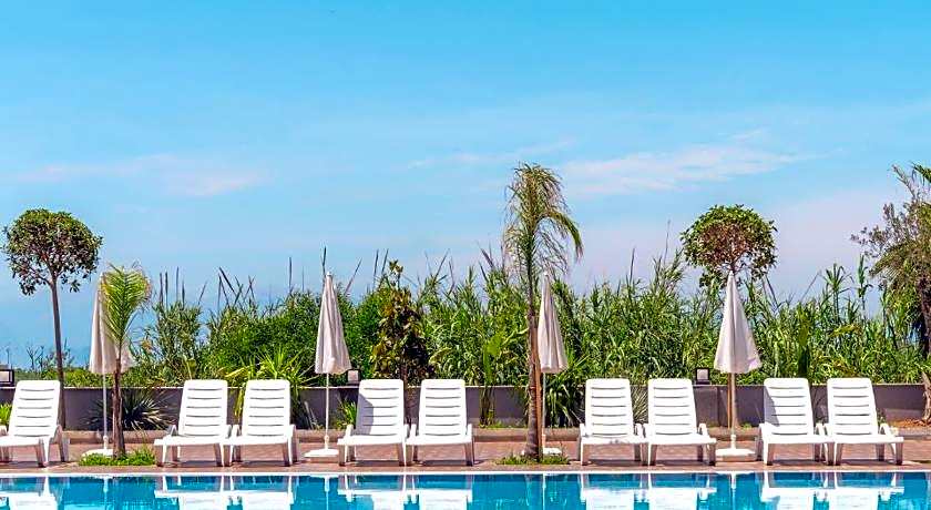 Laristone Suite Spa Hotel