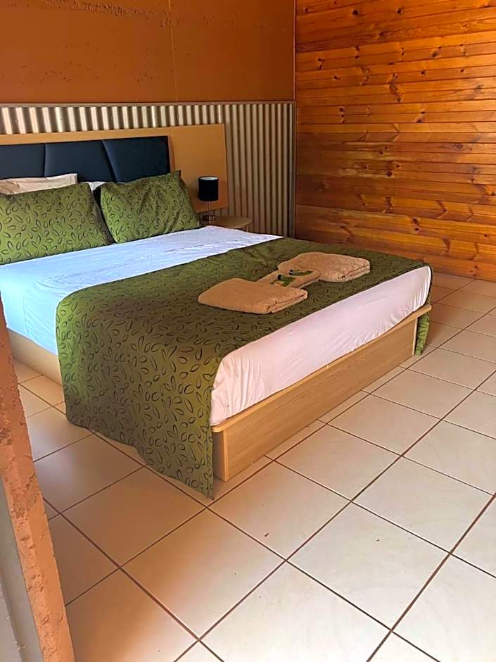 Territory Manor Motel & Caravan Park