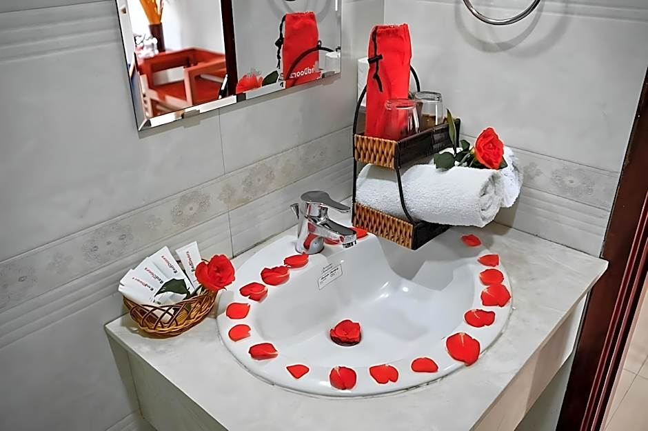 Quang Hoa Airport Hotel