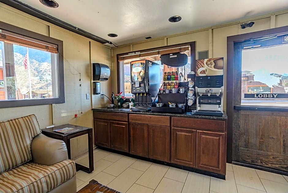 Pioneer Lodge Springdale