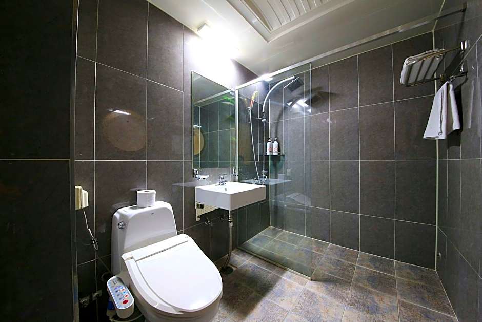 Hotel M story