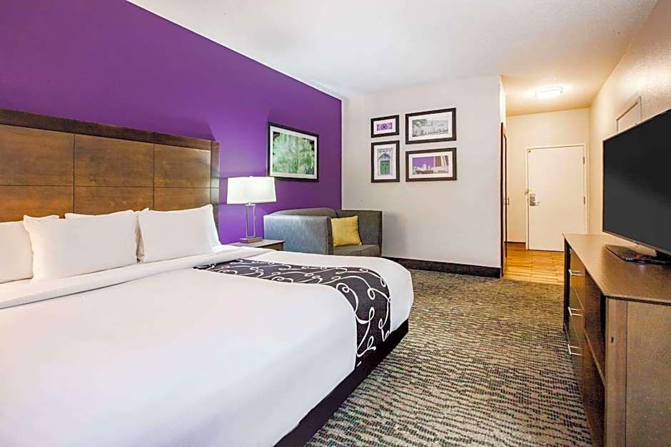 Photo 1 of 4 of Executive 1 King Bed with Sofabed, Accessible