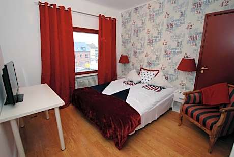 Deluxe Two-Bedroom Apartment