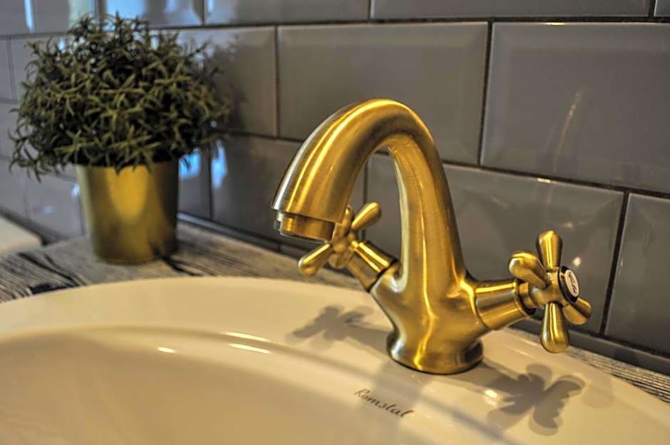 Dallure Boutique - Central, Self Check In