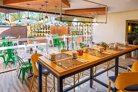 Courtyard by Marriott Toluca Airport