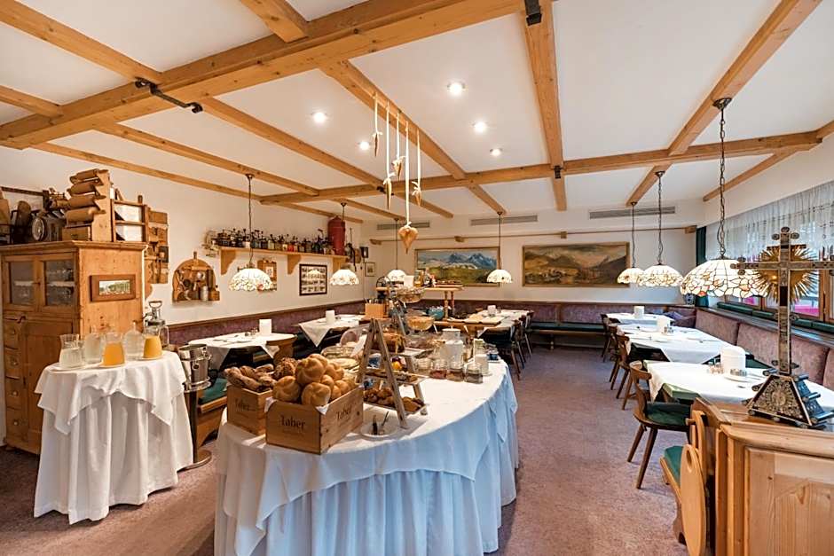 Al Plan, A mountain moving hotel