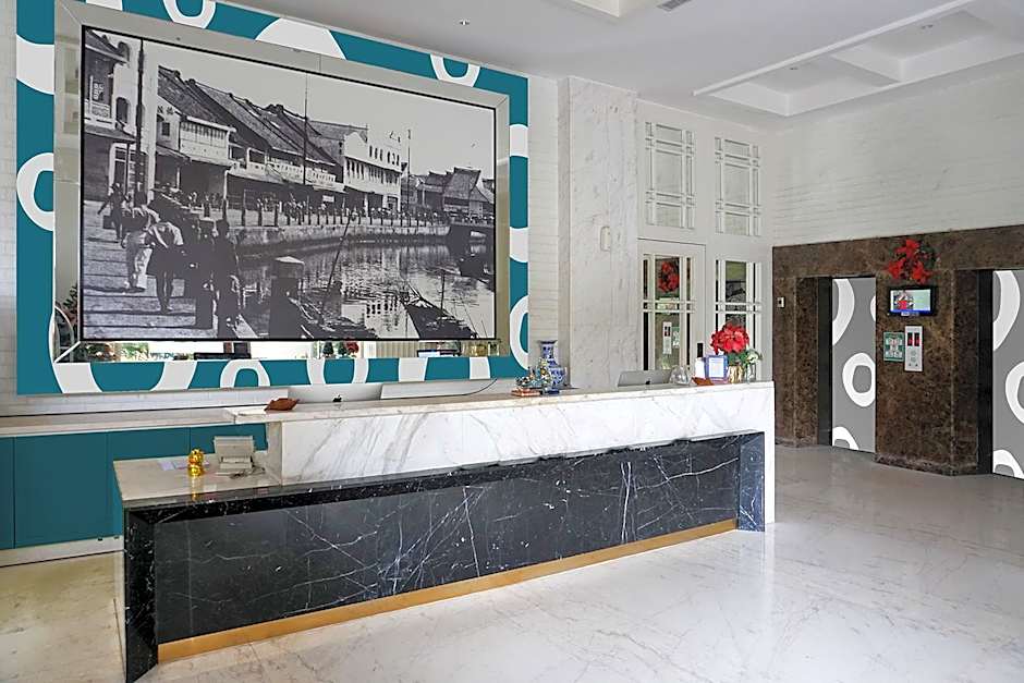 Maxonehotels At Glodok