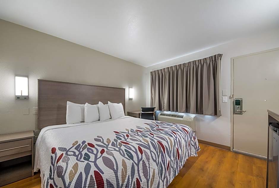 Red Roof Inn San Antonio E - Frost Bank Center