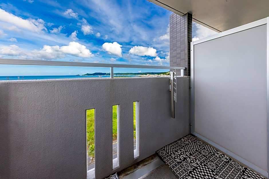 オーシャンビュー窓から見える景色を想い出にThe琉球タワー10A