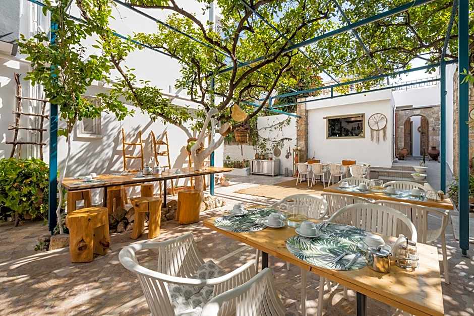 Lefka Hotel & Apartments