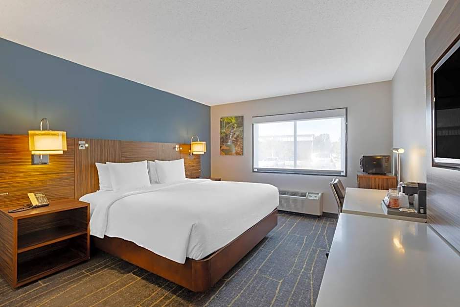 The Lux Hotel & Conference Center, an Ascend Collection Hotel