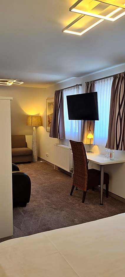 Hotel Garni "Am Ellinger Tor"